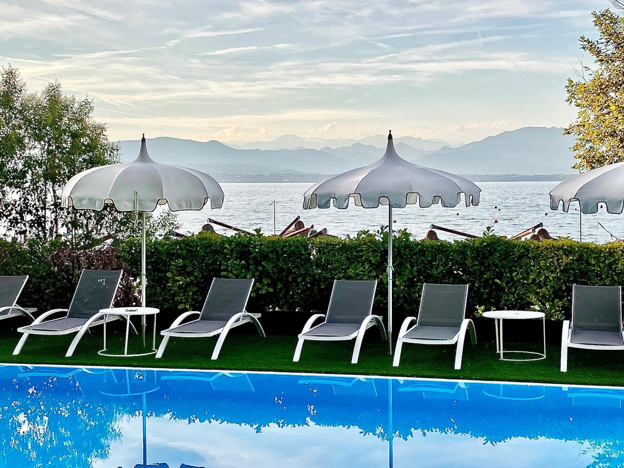 Hotel Aquila D'Oro Desenzano Десенцано дел Гарда Екстериор снимка