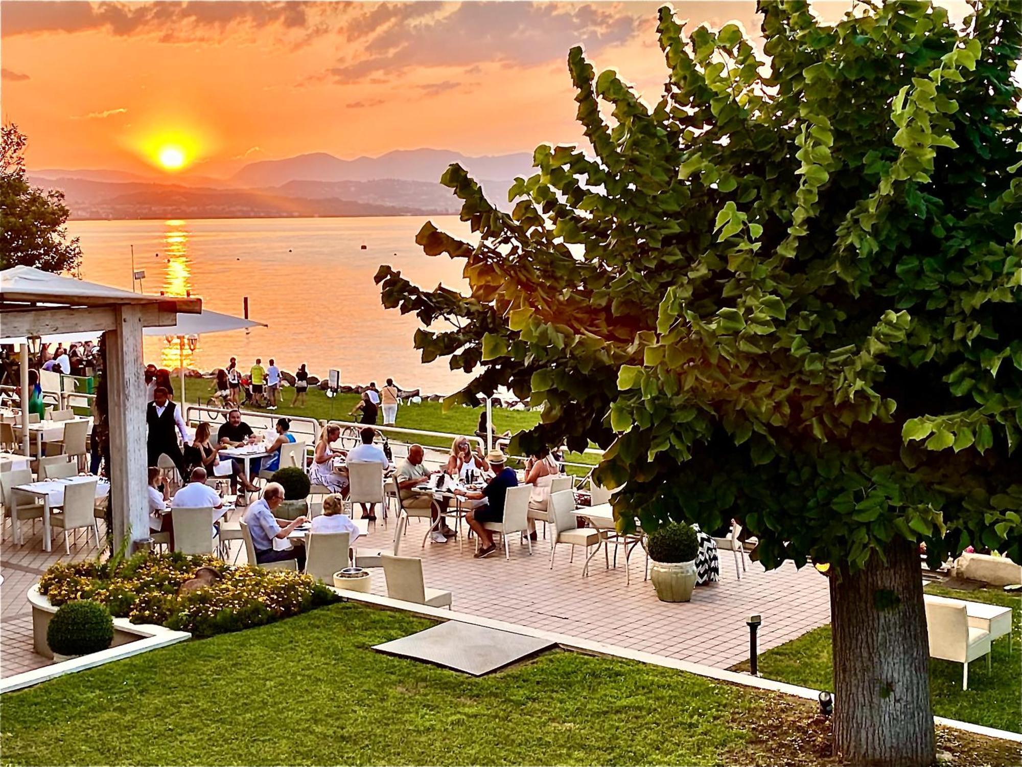 Hotel Aquila D'Oro Desenzano Десенцано дел Гарда Екстериор снимка